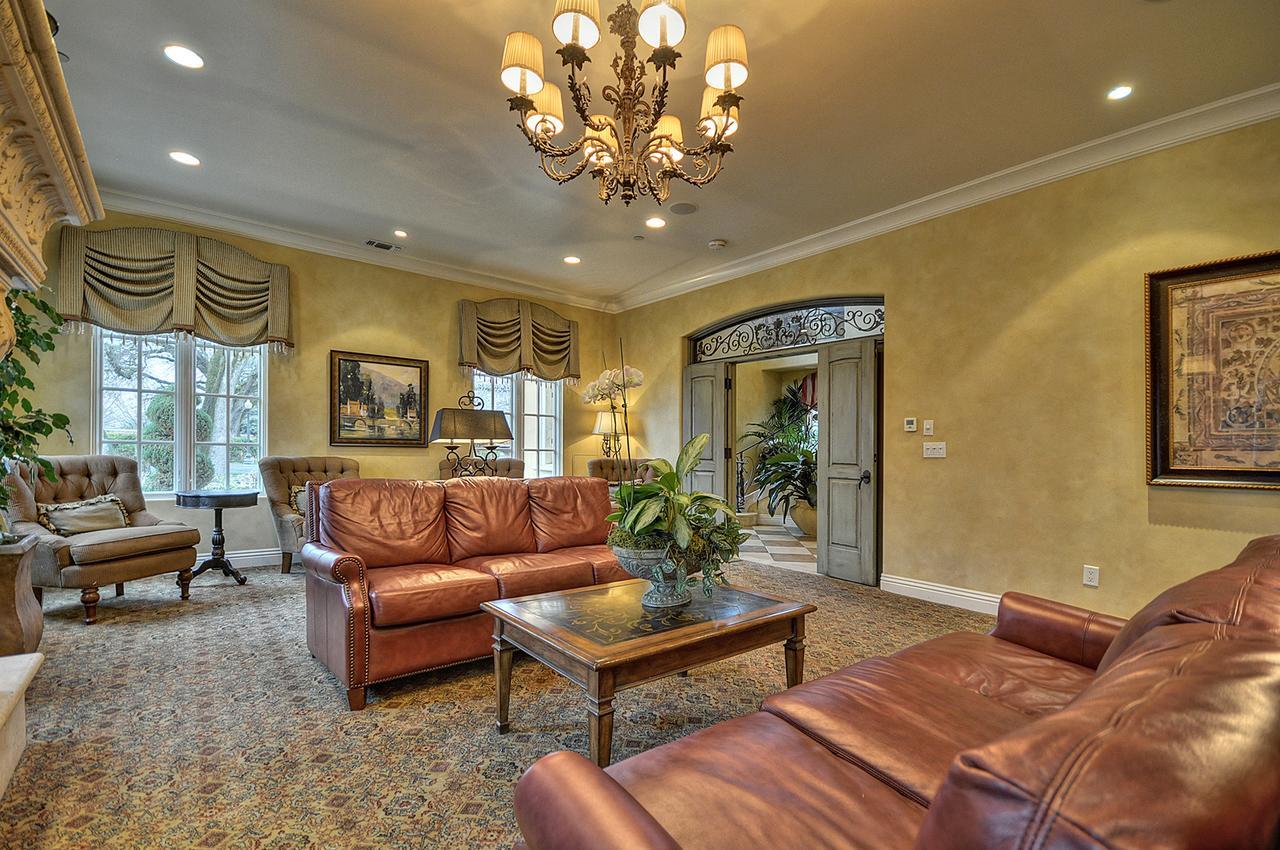 The Villa at Arden Hills Carmichael Exteriör bild